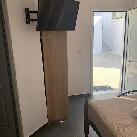 Mykonos Petra Suites&rooms Hotel *